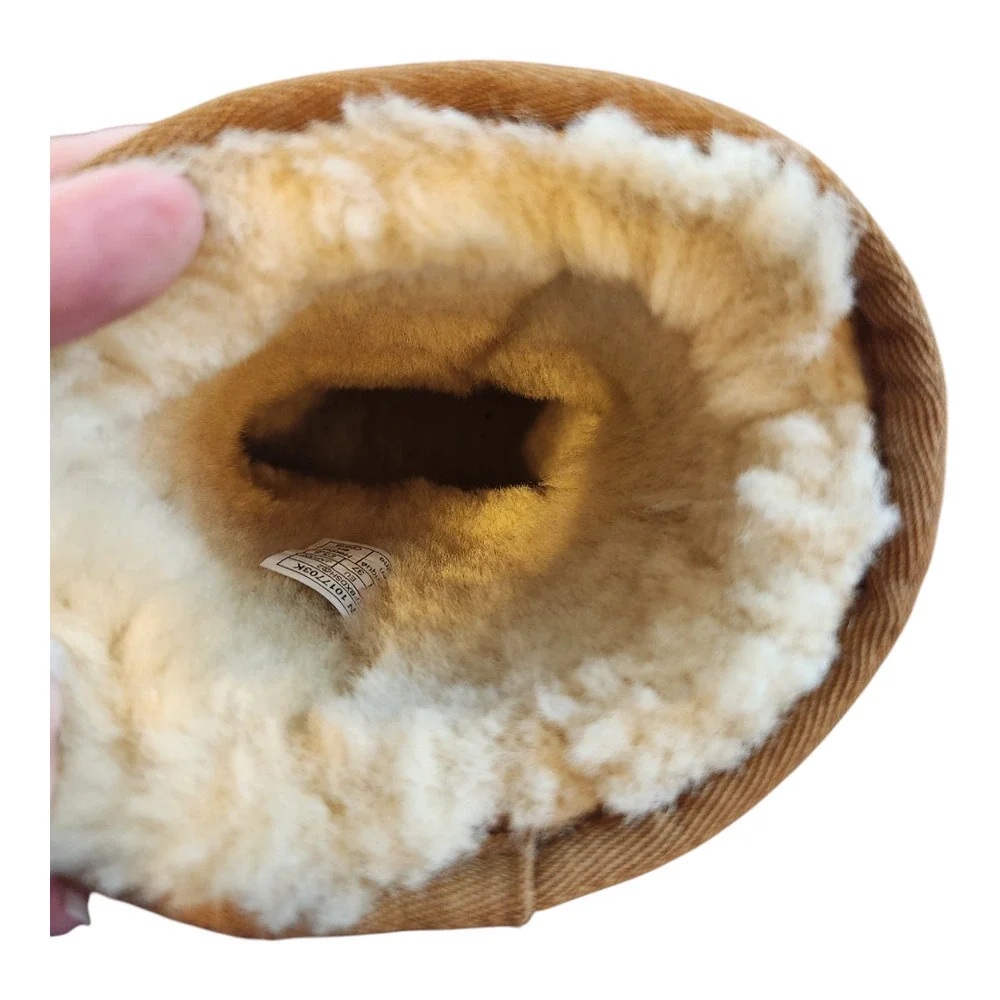 Ugg kids girls short boots‎ sz 5 brown sheepskin and leather